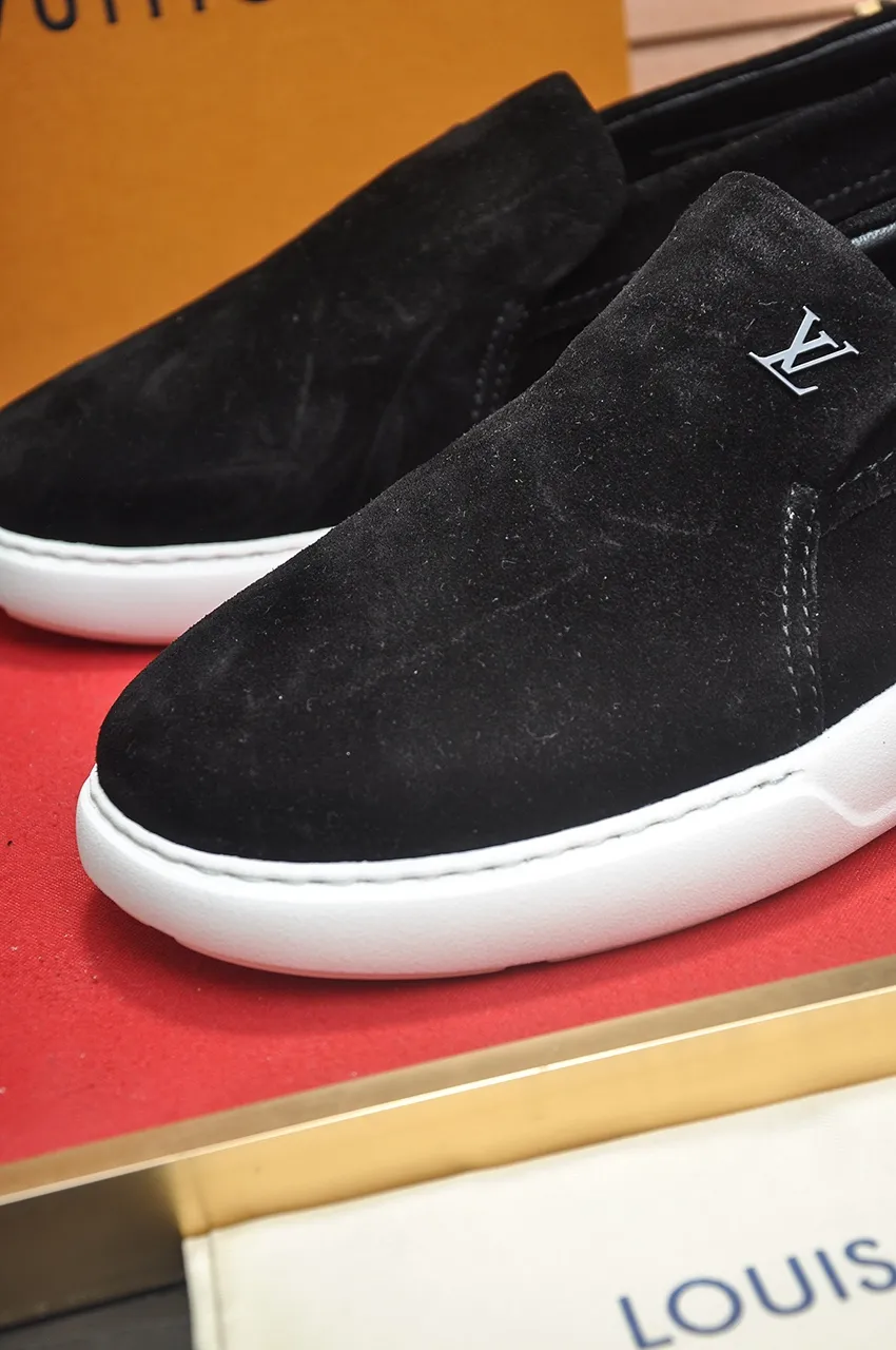 Men's men's shoes 💰700💶[LOUIS VUITTON] new original order 🍀LV Louis Vuitton * - top version of LV classic trendy shoes! Made of imported original LV fabric with rubber surface, breathable cowhide lining, and original wear-resistant rubber foam outsole! High quality products! The yardage is 38-44.
